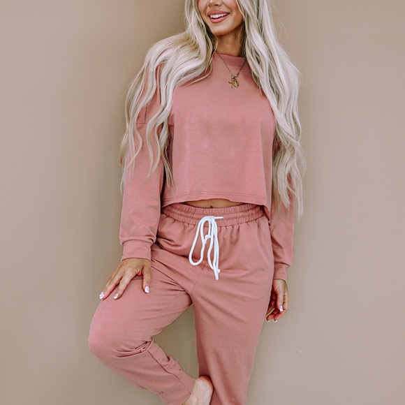 All Eyes On Me  Pink Sweatsuit - Picture 1 of 6